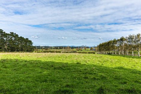 Photo of property in 389 Taupaki Road, Kumeu, 0892