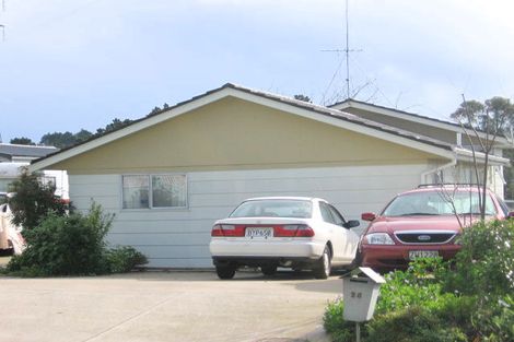 Photo of property in 28 Arlette Place, Massey, Auckland, 0614