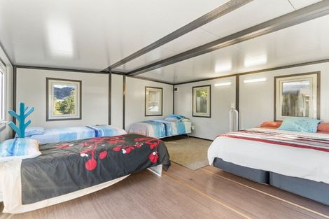 Photo of property in 5a Tuna Place, Whiritoa, Whangamata, 3691