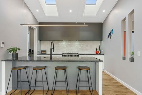 Photo of property in 5 Vickers Way, Acacia Bay, Taupo, 3385