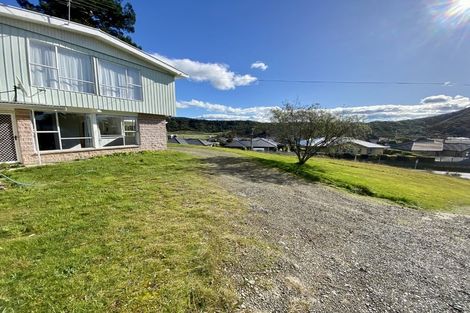 Photo of property in 204 Waikawa Road, Waikawa, Picton, 7220