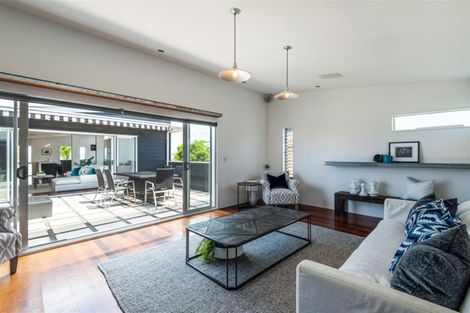 Photo of property in 45 Williamson Avenue, Belmont, Auckland, 0622