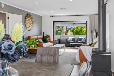 Photo of property in 10a Hayley Grove, Papamoa Beach, Papamoa, 3118