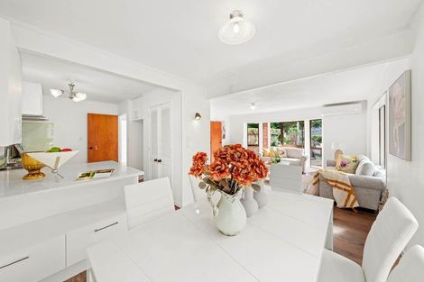 Photo of property in 1/22 Cornelian Crescent, Half Moon Bay, Auckland, 2012