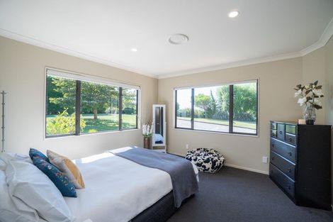 Photo of property in 34 Schnell Drive, Kelvin Grove, Palmerston North, 4414