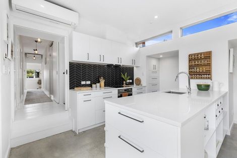 Photo of property in 20 Mantell Street, Seatoun, Wellington, 6022