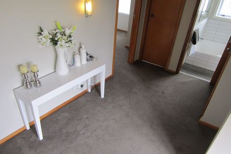 Photo of property in 6 Milnebank Street, Upper Riccarton, Christchurch, 8041