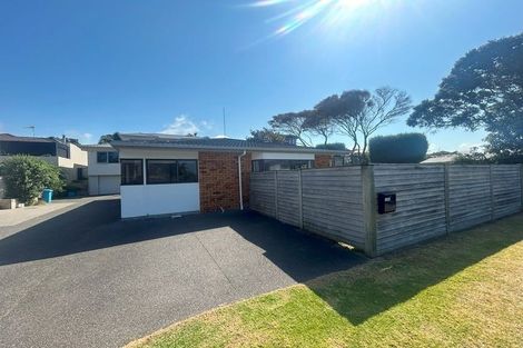 Photo of property in 128 Ocean Beach Road, Tairua, 3508