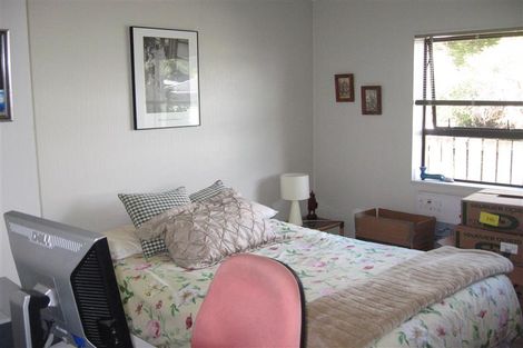 Photo of property in 78 Yeovil Road, Te Atatu Peninsula, Auckland, 0610