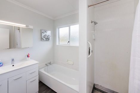 Photo of property in 28 Frimley Street, Awapuni, Palmerston North, 4412