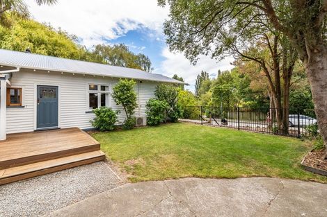 Photo of property in 6 Sandwich Road, Beckenham, Christchurch, 8023