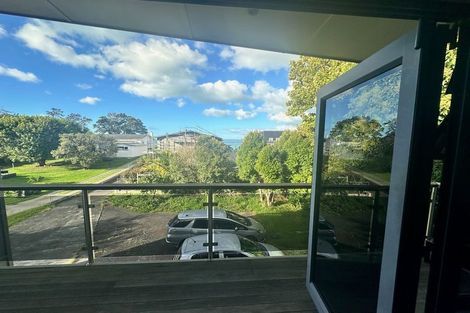 Photo of property in 44a Marine Parade, Mellons Bay, Auckland, 2014