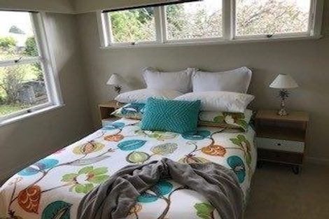 Photo of property in 9 Harding Avenue, Te Atatu South, Auckland, 0610