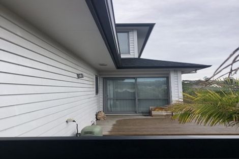 Photo of property in 4 Colliston Rise, Pinehill, Auckland, 0632