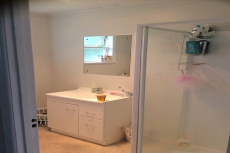 Photo of property in 13a Ribblesdale Road, Henderson, Auckland, 0612