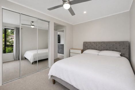 Photo of property in 9 Pohutukawa Avenue, Red Beach, 0932