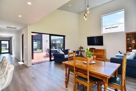 Photo of property in 33 Kohunga Crescent, Bottle Lake, Christchurch, 8083