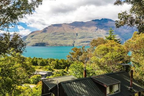 Photo of property in 44 Arawata Terrace, Sunshine Bay, Queenstown, 9300