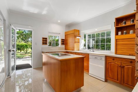 Photo of property in 140 Moana Anu Anu Avenue, Whangamata, 3620