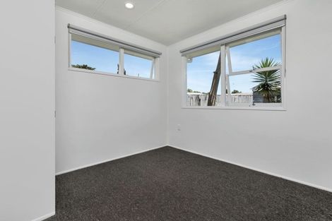 Photo of property in 2/260 Birkdale Road, Birkdale, Auckland, 0626