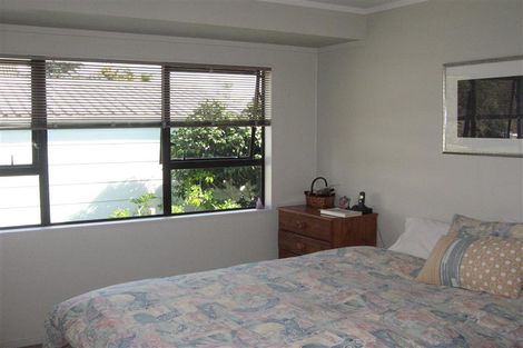 Photo of property in 78 Yeovil Road, Te Atatu Peninsula, Auckland, 0610