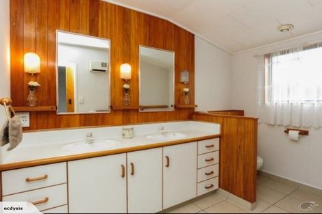 Photo of property in 21 Tauroa Road, Havelock North, 4130