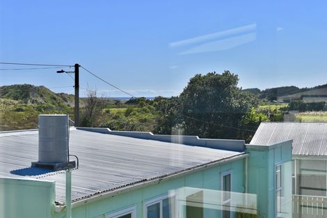 Photo of property in 4 Mahoe Street, Otaki Beach, Otaki, 5512