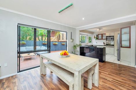 Photo of property in 11 South Kensington Way, Henderson, Auckland, 0612