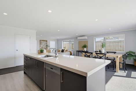 Photo of property in 47 Kotiate Street, Papamoa, 3118