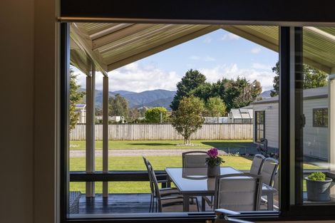 Photo of property in 6 Camellia Lane, Carterton, 5713