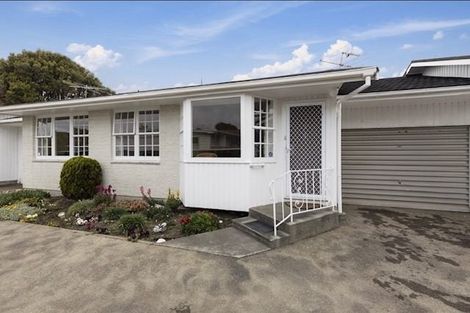 Photo of property in 2/53 Ludlam Crescent, Woburn, Lower Hutt, 5010