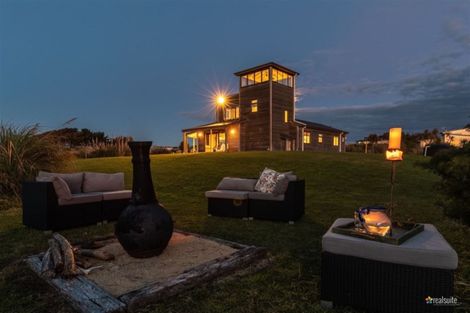 Photo of property in 80 Reay Mackay Grove, Waikawa Beach, Levin, 5573