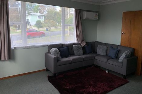 Photo of property in 16 Mcleod Road, Henderson, Auckland, 0612