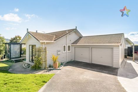 Photo of property in 21 Jasmine Grove, Maungaraki, Lower Hutt, 5010