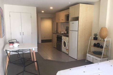 Photo of property in Tower Hill Apartments, 2g/1 Emily Place, Auckland Central, Auckland, 1010