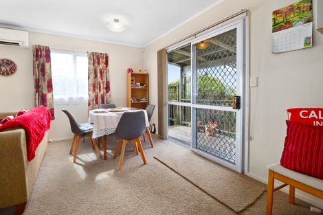Photo of property in 2 Bellringer Road, Massey, Auckland, 0614