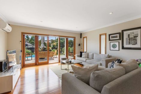 Photo of property in 2/81 Nile Road, Milford, Auckland, 0620