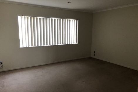Photo of property in 28 Maypark Crescent, Flat Bush, Auckland, 2016
