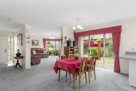 Photo of property in 5 Kentia Avenue, Mount Maunganui, 3116