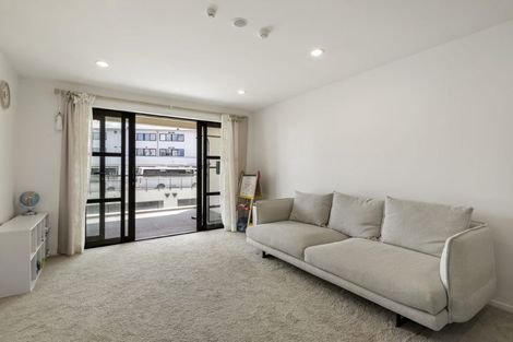 Photo of property in Apollo Apartments, 201/46 Rosedale Road, Rosedale, Auckland, 0632