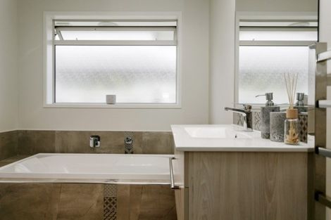 Photo of property in 5 Ernest Kemp Rise, Wharewaka, Taupo, 3330