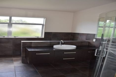 Photo of property in 37 Welsh Hills Road, Swanson, Auckland, 0614