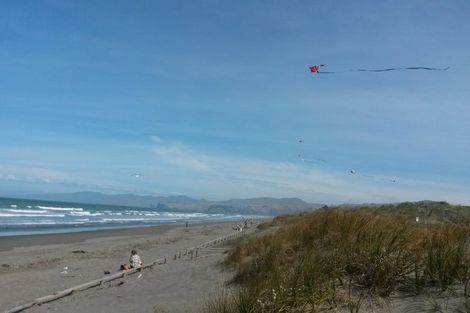 Photo of property in 36 Marine Parade, North New Brighton, Christchurch, 8083