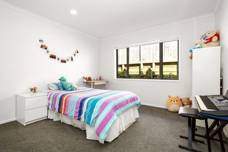 Photo of property in 175 Woodman Drive, Tawa, Wellington, 5028