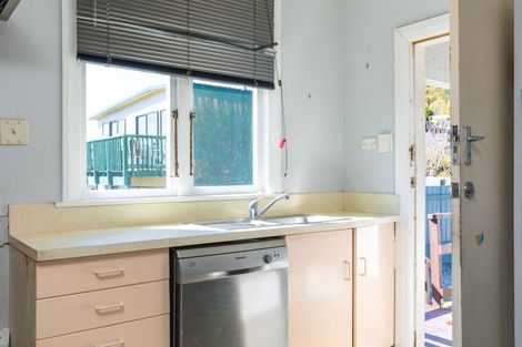 Photo of property in 49 Hampden Street, Picton, 7220