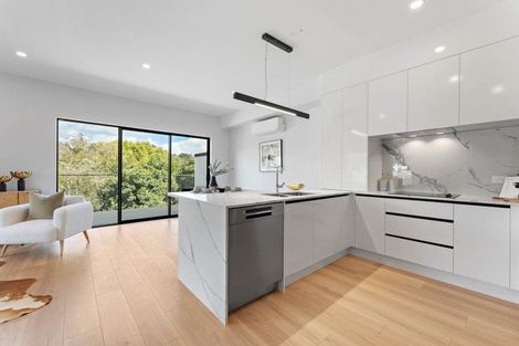 Photo of property in 31b Ludlow Terrace, Totara Vale, Auckland, 0627