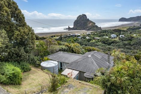 Photo of property in 29 Rayner Road, Piha, New Lynn, 0772