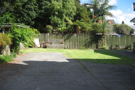 Photo of property in 78 Yeovil Road, Te Atatu Peninsula, Auckland, 0610