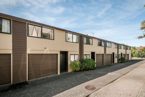 Photo of property in 4/35 Fields Parade, Oteha, Auckland, 0632