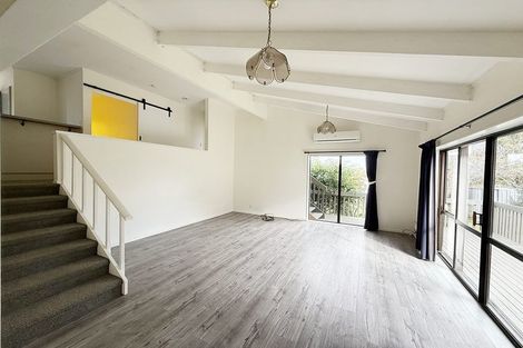 Photo of property in 9 Cambric Place, Botany Downs, Auckland, 2010